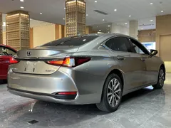 2022 Lexus ES 200 Excellence — фото 5