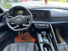 2023 Hyundai Elantra 1.5L CVT LUX Premium, синий — фото 7