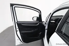 2021 Geely Vision X3 1.5L CVT Premium, белый — фото 11