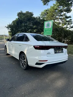 2022 Geely Emgrand 4th Gen 1.5L CVT Premium, белый — фото 7