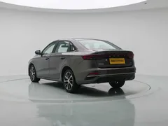 2022 Geely Emgrand 4th Gen 1.5L CVT Premium — фото 5