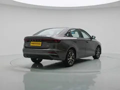 2022 Geely Emgrand 4th Gen 1.5L CVT Premium — фото 7