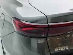 2022 Geely Emgrand 4th Gen 1.5L CVT Premium — фото 20