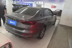 2022 Geely Emgrand 4th Gen 1.5L MT Elite — фото 9