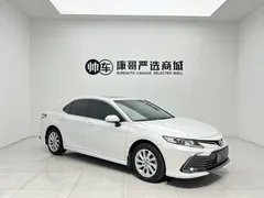 2023 Toyota Camry 2.0GVP Leading, белый — фото 2