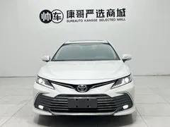 2023 Toyota Camry 2.0GVP Leading, белый — фото 3