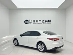 2023 Toyota Camry 2.0GVP Leading, белый — фото 4