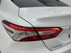 2023 Toyota Camry 2.0GVP Leading, белый — фото 5