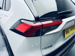 2022 Toyota RAV4 2.0L CVT 4WD Fashion Plus, белый — фото 19