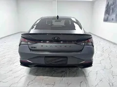 2022 Hyundai Elantra 1.5L CVT LUX Black Knight Limited Edition — фото 4