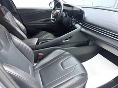 2022 Hyundai Elantra 1.5L CVT LUX Black Knight Limited Edition — фото 13