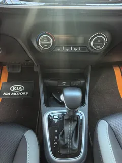 2021 Kia Yipao 1.4L CVT Sunroof, белый — фото 9