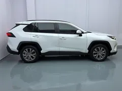 2023 Toyota RAV4 2.0L CVT 2WD Fashion Plus, белый — фото 8