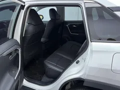 2023 Toyota RAV4 2.0L CVT 2WD Fashion Plus, белый — фото 13