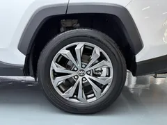 2023 Toyota RAV4 2.0L CVT 2WD Fashion Plus, белый — фото 16