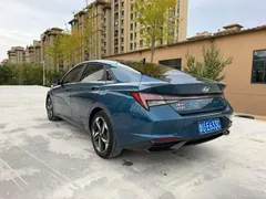 2021 Hyundai Elantra 1.5L CVT TOP Flagship, синий — фото 4