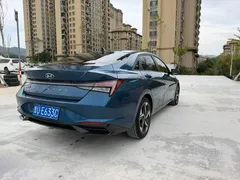 2021 Hyundai Elantra 1.5L CVT TOP Flagship, синий — фото 6