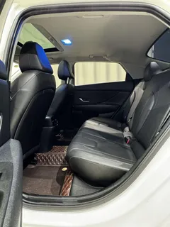 2022 Hyundai Elantra 1.5L CVT GLX Elite, белый — фото 5