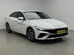 2023 Hyundai Elantra 1.5L CVT LUX Premium, белый — фото 3