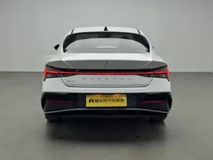 2023 Hyundai Elantra 1.5L CVT LUX Premium, белый — фото 6