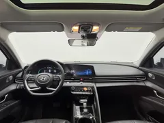 2023 Hyundai Elantra 1.5L CVT LUX Premium, белый — фото 9