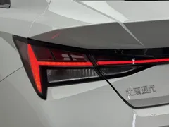 2023 Hyundai Elantra 1.5L CVT LUX Premium, белый — фото 20