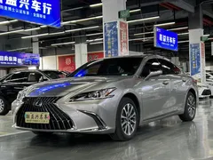 2022 Lexus ES 200 Excellence — фото 1
