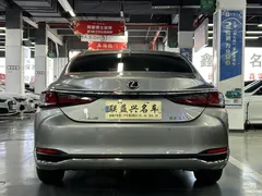 2022 Lexus ES 200 Excellence — фото 4