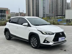 2022 Toyota Yaris L Zhixuan X 1.5L CVT Luxury Plus, белый — фото 3
