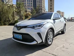 2022 Toyota C-HR 2.0L Leading, белый — фото 1