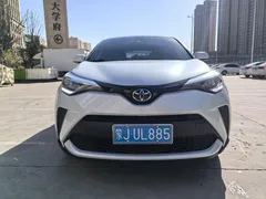 2022 Toyota C-HR 2.0L Leading, белый — фото 2