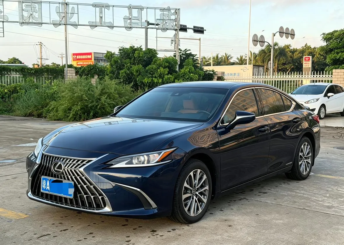 2022 Lexus ES 200 Excellence