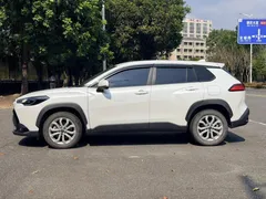 2022 Toyota Frontlander 2.0L CVT Elite, белый — фото 4