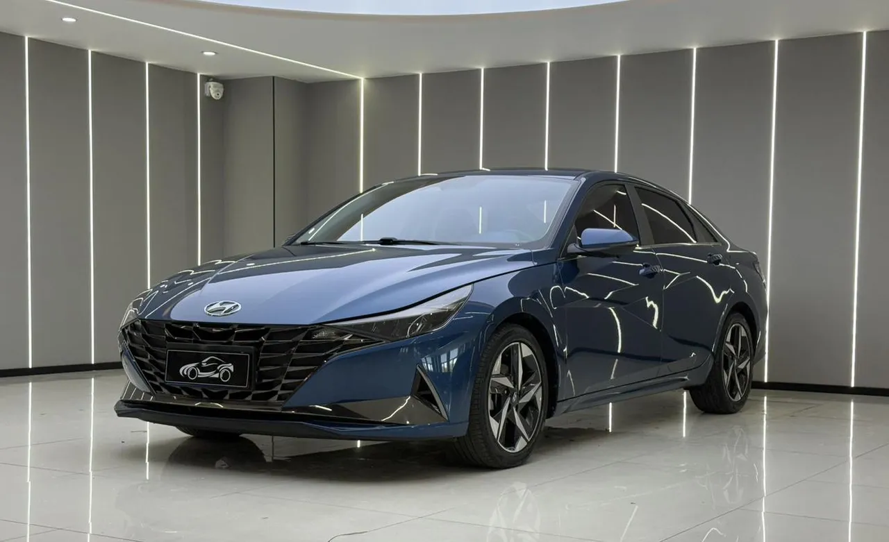 2022 Hyundai Elantra 1.5L CVT LUX Premium
