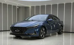 2022 Hyundai Elantra 1.5L CVT LUX Premium, синий — фото 1