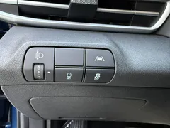 2022 Hyundai Elantra 1.5L CVT LUX Premium, синий — фото 10
