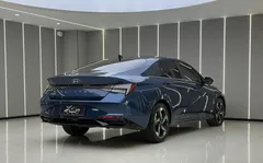2022 Hyundai Elantra 1.5L CVT LUX Premium, синий — фото 15