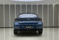 2022 Hyundai Elantra 1.5L CVT LUX Premium, синий — фото 16
