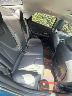 2022 Hyundai Elantra 1.5L CVT LUX Premium, синий — фото 5
