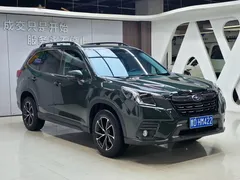 2022 Subaru Forester 2.0i AWD Luxury, зелёный — фото 3