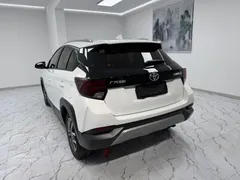2022 Toyota Yaris L Zhixuan 1.5L CVT Luxury Plus, белый — фото 5