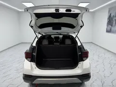 2022 Toyota Yaris L Zhixuan 1.5L CVT Luxury Plus, белый — фото 6