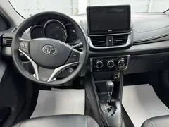 2022 Toyota Yaris L Zhixuan 1.5L CVT Luxury Plus, белый — фото 11