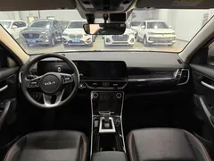 2023 Kia Seltos 1.5L IVT Luxury, белый — фото 4