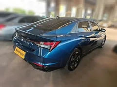 2021 Hyundai Elantra 1.5L CVT LUX Premium, синий — фото 2