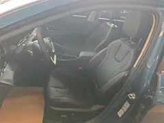 2021 Hyundai Elantra 1.5L CVT LUX Premium, синий — фото 9
