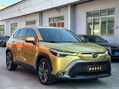 2022 Toyota Frontlander 2.0L CVT Luxury Plus, жёлтый — фото 2