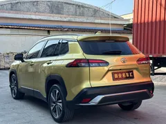 2022 Toyota Frontlander 2.0L CVT Luxury Plus, жёлтый — фото 15