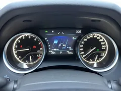2021 Toyota Camry 2.0G Luxury, белый — фото 9