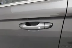 2022 Geely Emgrand 4th Gen 1.5L CVT Premium — фото 8